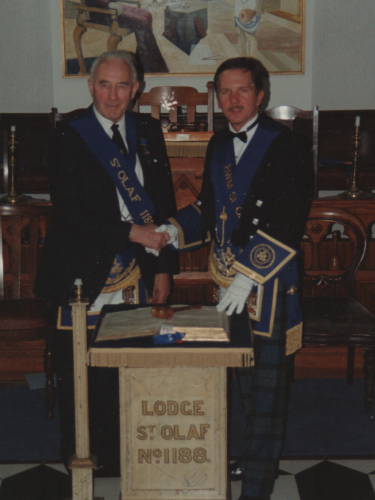 Gordon and Fred Warrander close up-2