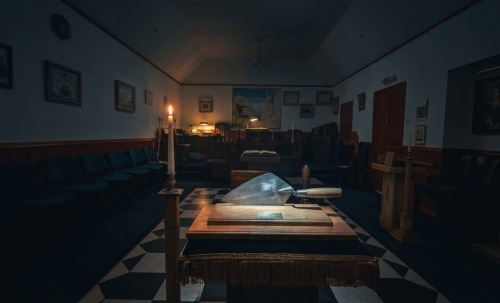 The Travelling Trowel is waiting to be claimed